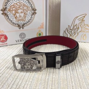 品名：Versace.范思哲 自动带 材质：原单牛皮腰带 百分百头层牛皮腰带保证真皮，24K纯钢扣，专柜原单品质、做工精细，时尚大牌，送人自用首选 包装： 请认
