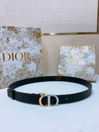 D Ior Montaigne *Cd*腰带 饰有*Christian Dior*标志 富有光泽的金色饰面金属细节 两个可拆卸环 小牛皮腰带 2.5Cm - 点击图像关闭