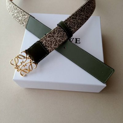 品牌:罗意威 价格:特 尺寸:带宽32Mm 正品尺寸 五金材质:专柜精品扣，真空电镀，工艺精细 带身材质:天然头层牛皮，质感十足，手感柔软。时尚个性，经典百搭！
