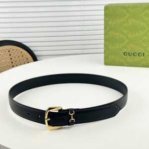 Gucci、马衔扣腰带，女士平纹，3Cm
