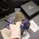 范思哲 宽4.0Cm 新款 Versace此款皮带配有镂空Medusa金银丝搭扣，搭扣四周环绕Greca图案。