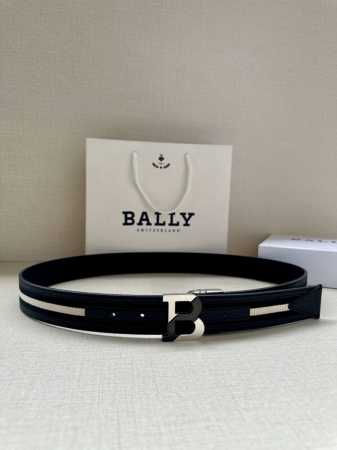 特 Bally 巴利 专柜新款荔枝纹皮 男士休闲布配皮双用腰带 宽3.4Cm这款帆布腰带饰以蓝色和奶油色迷幻火车条纹，搭配蓝色皮表面，B字 搭扣更显纤细，采用钛 - 点击图像关闭