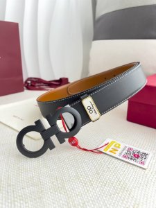 品名：菲拉格慕.Ferrgamo腰带 皮带 原单 型号：挂扣，纯铜材质经典挂扣，实物拍摄，头层牛皮 材料：百分百头层牛皮，保证真皮。纯铜材质，真空电镀永不掉色，