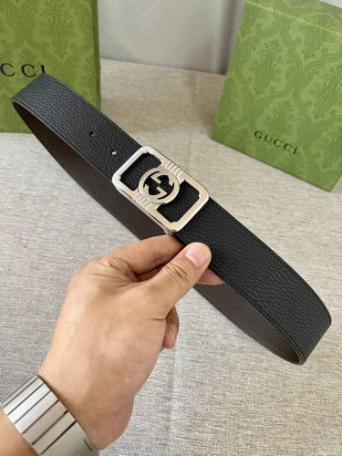古驰：原厂进口双面荔枝纹小牛皮头层，黑色结合咖啡色展现独特风格。搭配四方形内穿精品钢扣。4.0Cm支持nfc