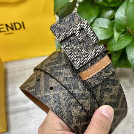 图片包装＋10 Fendi 芬迪 专柜同款 宽4.0Cm 双环正反用腰带 Ff按钉搭扣 土黄色Cuoio Romano皮革材质 反面面料带有烟草黄和黑色Ff图案 - 点击图像关闭