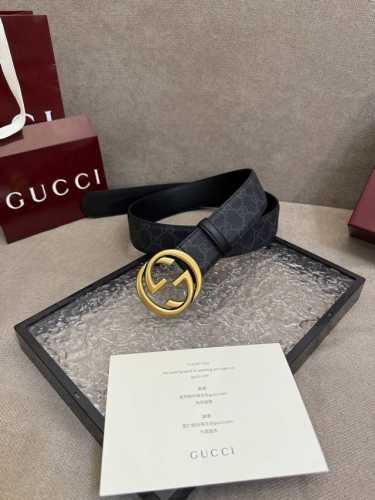 黑色Gg Supreme帆布 互扣式双G以钌色调配件亮眼呈现 致敬品牌悠久传承 这款腰带以黑色Gg Supreme帆布匠心打造 黑色皮滚边 钌色调配件 互扣式双
