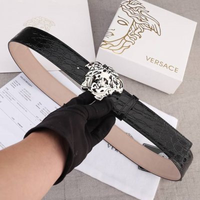 特 宽度4.0Cm Versace 范思哲 爆款石头纹砂底/双面头层、采用精挑细选进口牛皮，手感柔软细腻/扣头真空电镀品质！