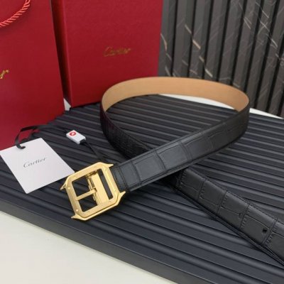 镀钯饰面针扣式皮带，“Cartier”标识。黑色尼罗河鳄鱼皮皮带，浮雕“Cartier”标识。尺寸：宽35毫米