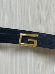 3.5宽双面荔枝纹压G.双面进口皮，搭配精品旋转夹扣，