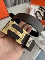 品名： 爱玛仕.Hermes原单 型号：双面使用挂扣，经典H花纹纯钢质扣头，图片实物拍摄 材料：双面头层牛皮，挂扣系列，纯钢材质扣头，钯镀电镀工艺五金永不掉色。