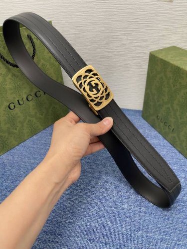 古奇 Gucci进口小牛皮，手感细腻柔软，搭配纯钢精品自动扣，男士必备！宽度：3.5Cm