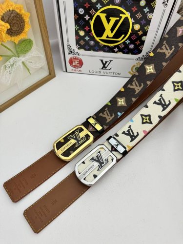 品名：Lv..路易..威登原单 材质：原单牛皮腰带 百分百头层牛皮腰带保证真皮，24K纯钢扣，专柜原单品质、做工精细，时尚大牌，送人自用首选 包装： 请认准如图