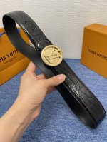 特 Louis Vuitton ：经典原单品质，面鳄鱼纹，底平纹，搭配原单精品扣，精工制作，细节看图，实物拍摄，高端奢华，宽度4.0Cm