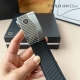 特 品牌：万宝龙新款进口小牛皮，手感细腻柔软。搭配纯钢自动精品钢扣，宽度：3.5Cm