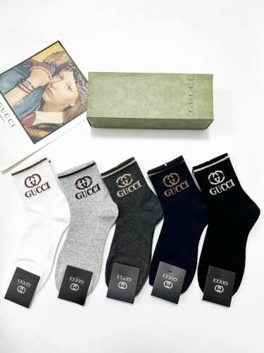 配包装 一盒5 双 Gucci 古琦 经典字母Logo 双G 短筒袜 ，Ins超火爆短袜，纯棉面料，潮人必备 ，经典配色 个性时尚百搭款，你值得拥有哦