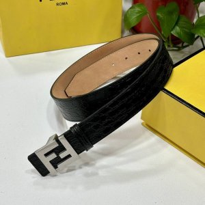 Fendl 芬迪 宽40Mm双面原版小牛皮 搭配单钌钯电镀扣 完美的手感.油边 出众的设计.风格 高贵奢华 时尚大方 高清实拍 货真价实 品质保证 双面用