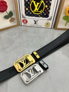 品名：Lv..路易..威登自动带 材质：原单牛皮腰带 百分百头层牛皮腰带保证真皮，24K纯钢扣，专柜原单品质、做工精细，时尚大牌，送人自用首选 包装： 请认准如