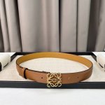 特P170 。 罗意威树皮纹牛皮革 Goya Anagram 腰带 颜色: 黑色/土黄 五金颜色：金，银，烤漆黑 3.0Cm