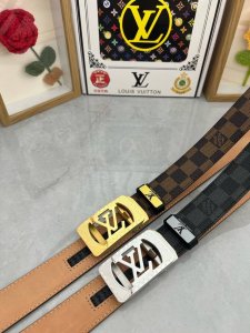 品名 Lv..路易..威登自动带 材质 原单牛皮腰带 百分百头层牛皮腰带保证真皮 24K纯钢扣 专柜原单品质 做工精细 时尚大牌 送人自用首选 包装 请认准如图