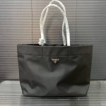 Prada 普拉达 Saffiano尼龙布购物袋 托特包 大号手提包 采用优质原厂降落伞布 规格 37 X 32Cm