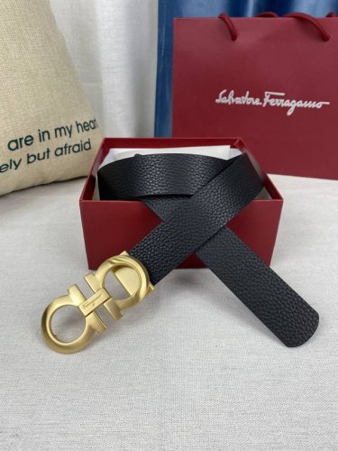 特 ：配送专柜全套礼盒包装。 Ferragamo 进口原版头层牛皮搭配精品真空电镀永不掉色扣头，宽度3.5Cm