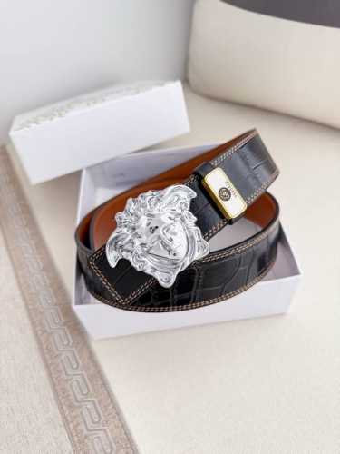 品名：Versace.范思哲原单腰带 皮带 型号：挂扣，经典人头纯钢材质扣头，头层牛皮，图片实物拍摄 材料：百分百头层牛皮，保证真皮。24K纯钢扣双面可用专柜同