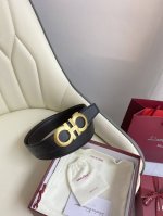 特 菲拉格慕双面原厂进口头层牛皮，双面使用，真空电镀铜扣，做工精致专柜品质！时尚休闲百搭火爆热销中！配专柜全套包装，宽度3.5Cm。