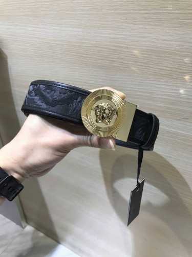 范思哲～专柜同款、实拍专柜官网，支持Nfc尺寸:38Mm，原版立体人头扣 美人头，极富设计美感 ，采用原版织物面料提花配制小牛皮，清晰美观，皮质软，手感舒适，档