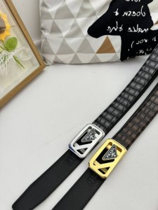 品名：普拉达 原单 自动带 材质：原单牛皮腰带 百分百头层牛皮腰带保证真皮，24K纯钢扣，专柜原单品质、做工精细，时尚大牌，送人自用首选 包装： 请认准如图专柜