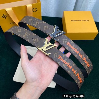 特P180 寬：40Mm 驢家新品 寬度40Mm 原單新品 Ss21專櫃在售新品男士系列 寬度4Cm 品牌專用訂製帆布面料加大字母Logo標識 襯托小皮底 經典