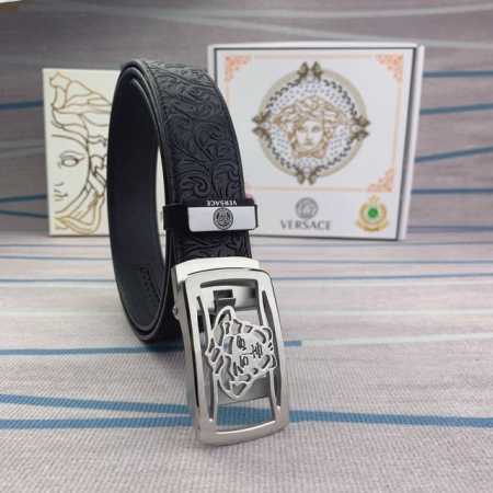 品名：Versace.范思哲 自动带 材质：原单牛皮腰带 百分百头层牛皮腰带保证真皮，24K纯钢扣，专柜原单品质、做工精细，时尚大牌，送人自用首选 包装： 请认 - 点击图像关闭