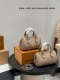 折叠加飞机盒 升级版 全钢五金 Size：16*10Cm Lv Speedy Nano迷你压花枕头包 新款的肩带可以调节拆卸； 线条精致，小巧轻便又时尚～ 细节