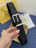 巴、宝莉 经典系列新品腰带，采用小牛皮材质，完美搭配手工车线，经典配色，可搭配商务西装或更为休闲的造型。38毫米宽 顶级