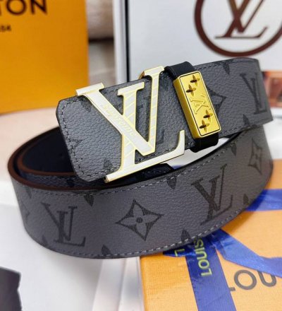 皮带：Lv..路易..威登顶级复刻- 腰带：原单品质百分百进口原厂头层牛皮，保证真皮。雕花设计.真空电镀.永不掉色.24K纯钢扣头层牛皮.老花，格子，黑格，黑老