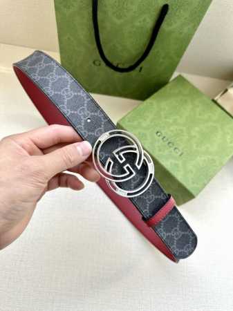 宽度4.0Cm Gucci 最新款双面腰带，一侧为Gg Supreme帆布，反面一侧为枣红色头层小牛皮。配以互扣式镶钻双G扣头采用真空电镀 - 点击图像关闭