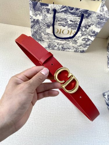 特 宽度3.0Cm Dior 迪奧 爆款平面無線帶身 Saddle两面头层牛皮皮带。 光亮金属“Cd”标志 採用進口雙面頭層牛皮