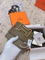 特 Hermes [正]3.8Cm男士双面用腰带 定制精钢五金 电镀，双色双面牛皮 皮纹清晰可见 手感极佳