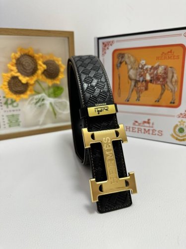 品名：爱马仕.Hermès 原单 材质：原单牛皮腰带 百分百头层牛皮腰带保证真皮，24K纯钢扣，专柜原单品质、做工精细，时尚大牌，送人自用首选 包装： 请认准如