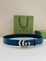 特 宽度4.0Cm Gucci 这款单品将品牌的过去与未来贯通在一起，以现代风格的全新设计诠释了经典设计元素。Guccio Gucci字母交织图案巧妙融入纹理和