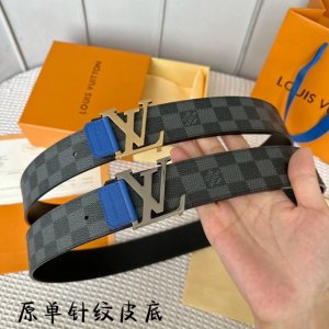 驢家 寬度40Mm Ss今季專櫃在售新品 男款 進口訂製帆布面料 襯托意大利進口柔軟純色小牛皮底 精緻的亮面搭扣裝飾有與皮帶身相呼應的小皮飾 印有品牌設計log