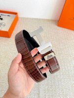 品名：爱马仕.Her..Mes自动扣皮带 腰带 型号：自动扣，纯钢材质经典自动扣，头层牛皮自动带身 腰带：百分百头层牛皮，自动带身，保证真皮。24K纯钢扣永不掉