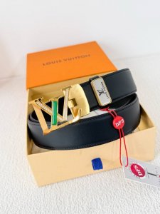 品名：Lv..路易..威登 腰带原单自动带 皮带 型号：自动扣，纯钢材质镶钻自动扣，头层牛皮自动带身，实物拍摄 材料：百分百头层牛皮，保证真皮。24K纯钢扣，永