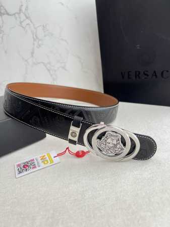 品名：Versace.范思哲原单腰带 皮带 型号：挂扣，经典人头纯钢材质扣头，头层牛皮，图片实物拍摄 材料：百分百头层牛皮，保证真皮。24K纯钢扣双面可用专柜同 - 点击图像关闭