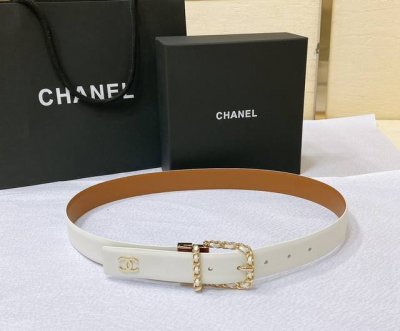 特 Chanel 独家首发 原版小牛皮 金色金属与小牛皮 白 与 土黄、 旋转五金 一带两用 简单优雅知性的搭配 3.0Cm精品