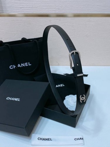 Chanel 24C 小牛皮、经典针扣logo金属 手感柔软 细腻2.0Cm精品