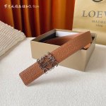 特 Loewe 罗意威 专柜同款 新款压花 选用柔软双面小牛皮制作，时尚百搭，宽3.2Cm