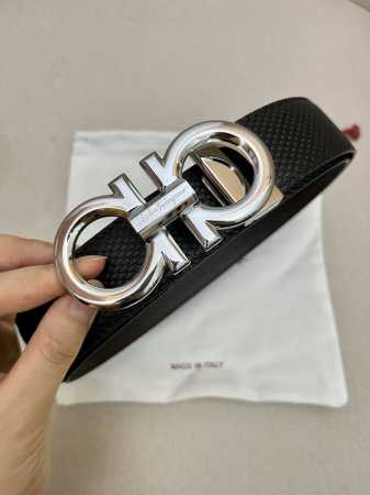 Ferragamo菲拉格慕男士专柜对版金属扣，头层牛皮双面外用腰带，商务通勤休闲场合均适合佩戴。3.5Cm - 点击图像关闭