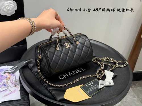 礼盒包装 Chanel香奈儿25P保龄球包枕头包 #包包不重样香奈儿黑配白边波士顿25P保龄球6波士顿还是灰常舒适耐造，行情非常明显受众人喜欢小皮+可拆卸链条深