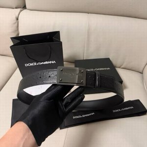 特 Dg，宽4.0Cm Dolce&Gabbana 新款男士鸵鸟纹腰带，搭配全新镀钌 Dg 交叉造型徽标搭扣