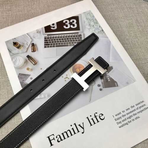 H 爱马仕女款 & Swift掌纹小牛皮和epsom小牛皮双面头层皮腰带。搭配专柜品质皮带扣原版法国制造。宽度：24毫米